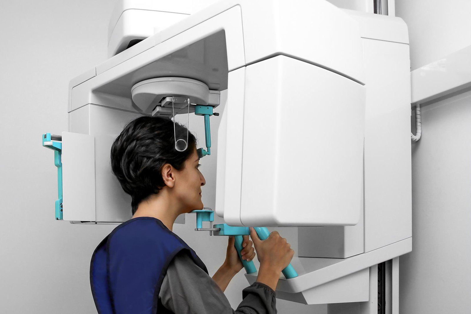Diagnostic dental imaging support at clinic